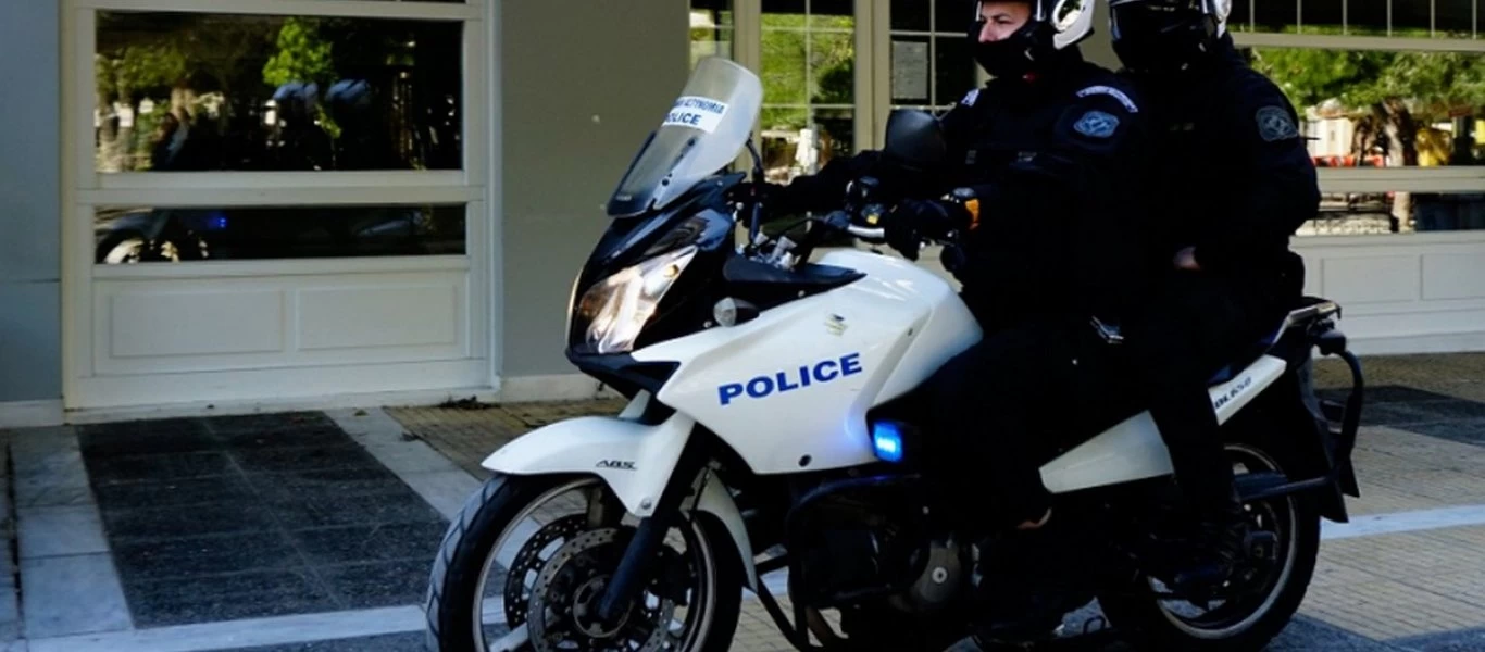 Ιερέας καταγγέλλει άγριο προπηλακισμό από αστυνομικές δυνάμεις